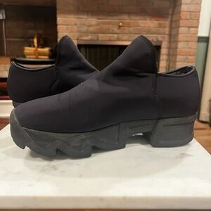 iRi - NYC Neoprene‎ Black Slip on Sneaker Size 6 non slip comfort